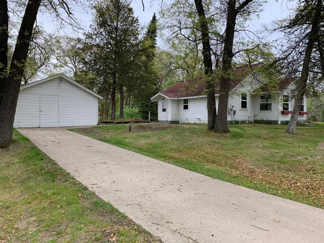 $1,800 | 4362 Green Gables Road, Brainerd, MN 56401