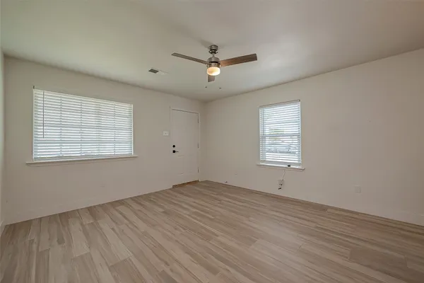 $1,985 | 915 Adele Street, Houston, TX 77009