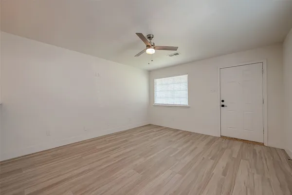 $1,985 | 915 Adele Street, Houston, TX 77009
