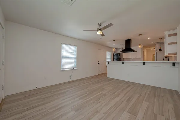 $1,985 | 915 Adele Street, Houston, TX 77009