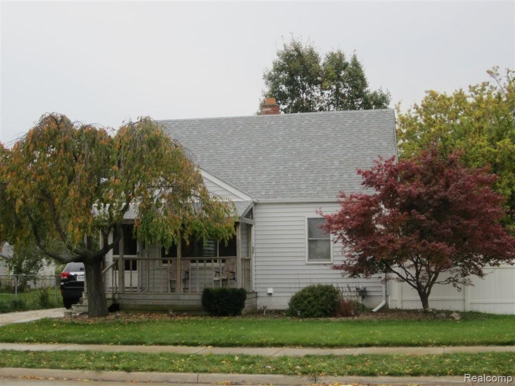 17460 Martin Road Roseville, MI 48066 - Photo 2 of 33 IMG_7994.JPG