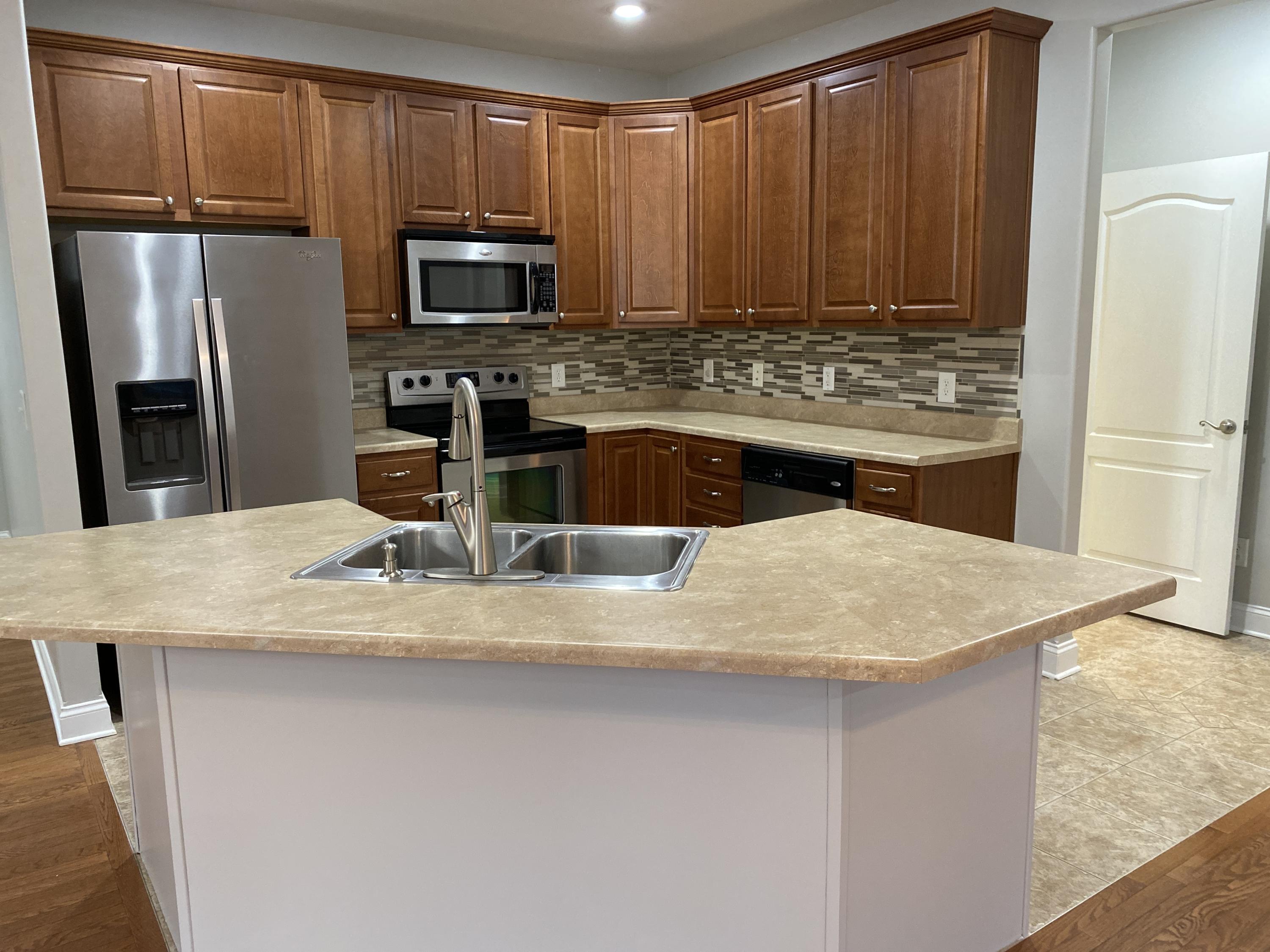 284 Price Road Elizabethton, TN 37643 - Photo 7 of 31 image