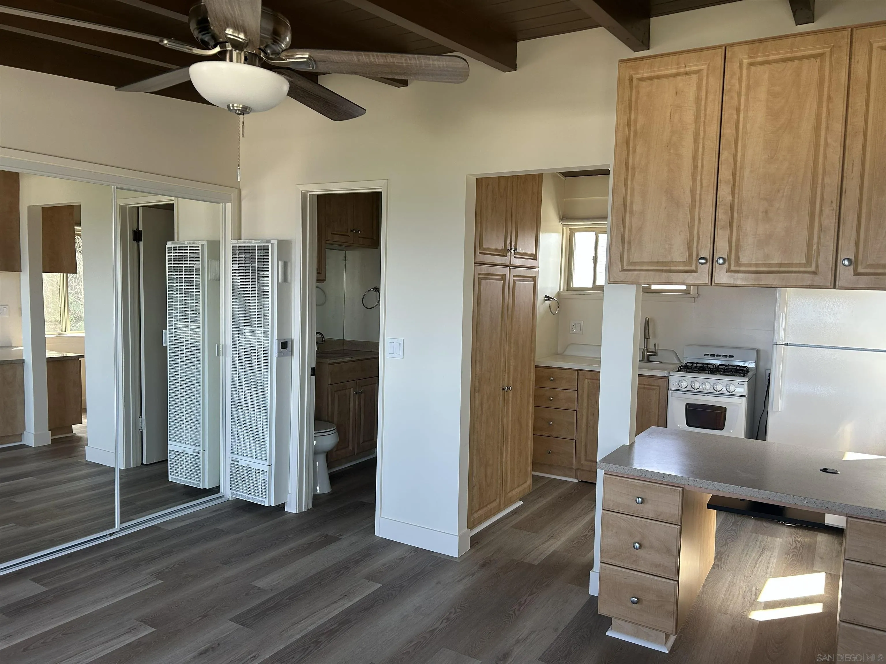 643 4th Street Encinitas, CA 92024 - Photo 12 of 19