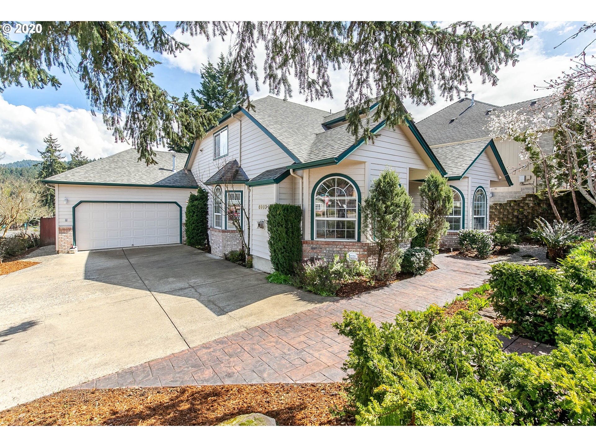 6903 Forsythia Street Springfield, OR 97478 - Photo 2 of 30