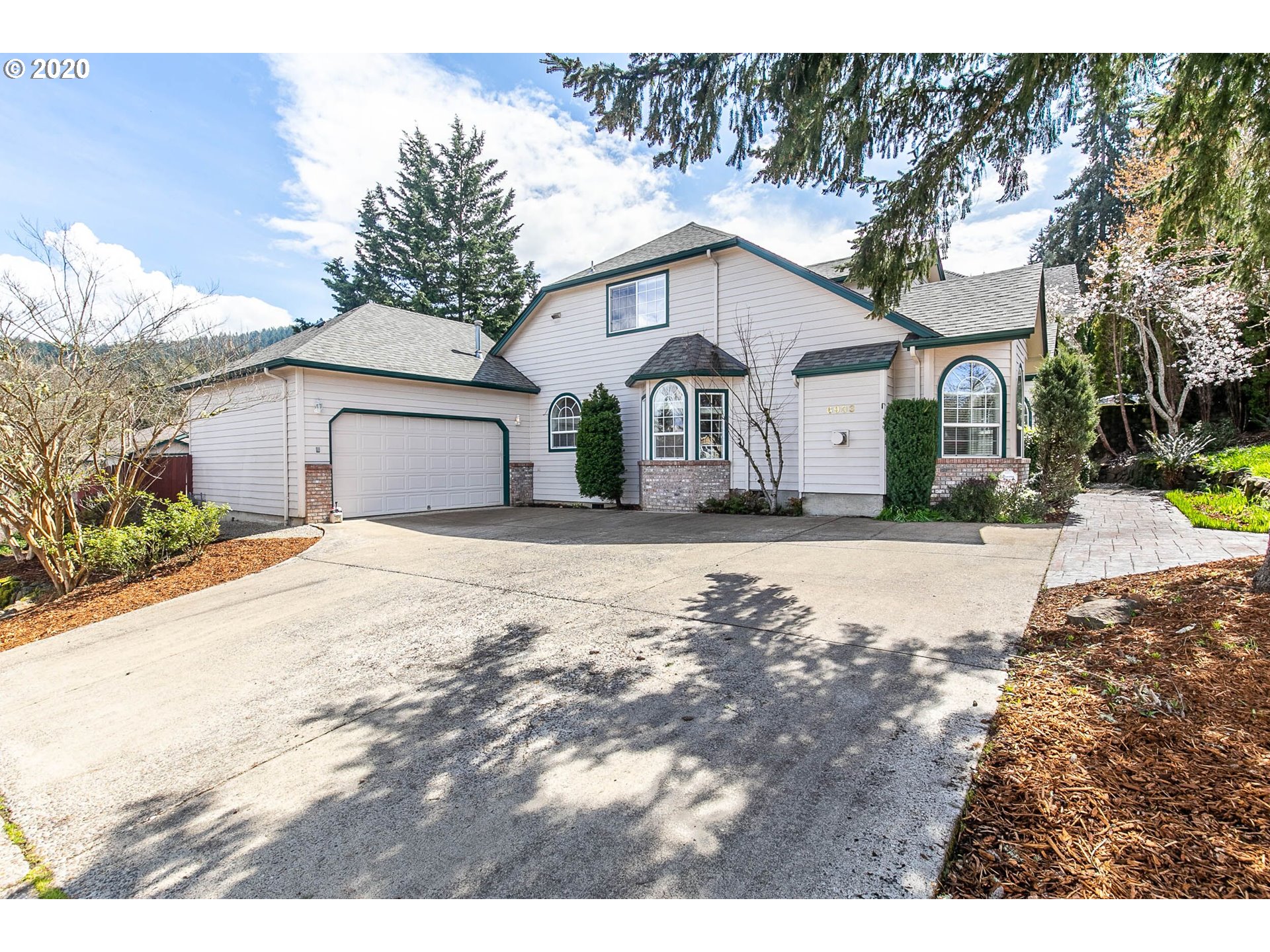 6903 Forsythia Street Springfield, OR 97478 - Photo 3 of 30