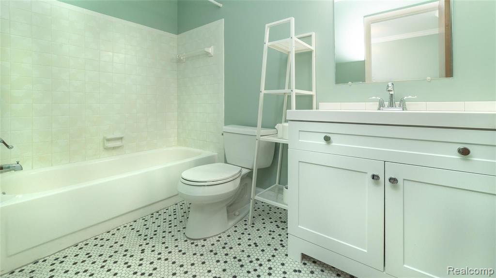 128 Manor Way Rochester Hills, MI 48309 - Photo 20 of 31