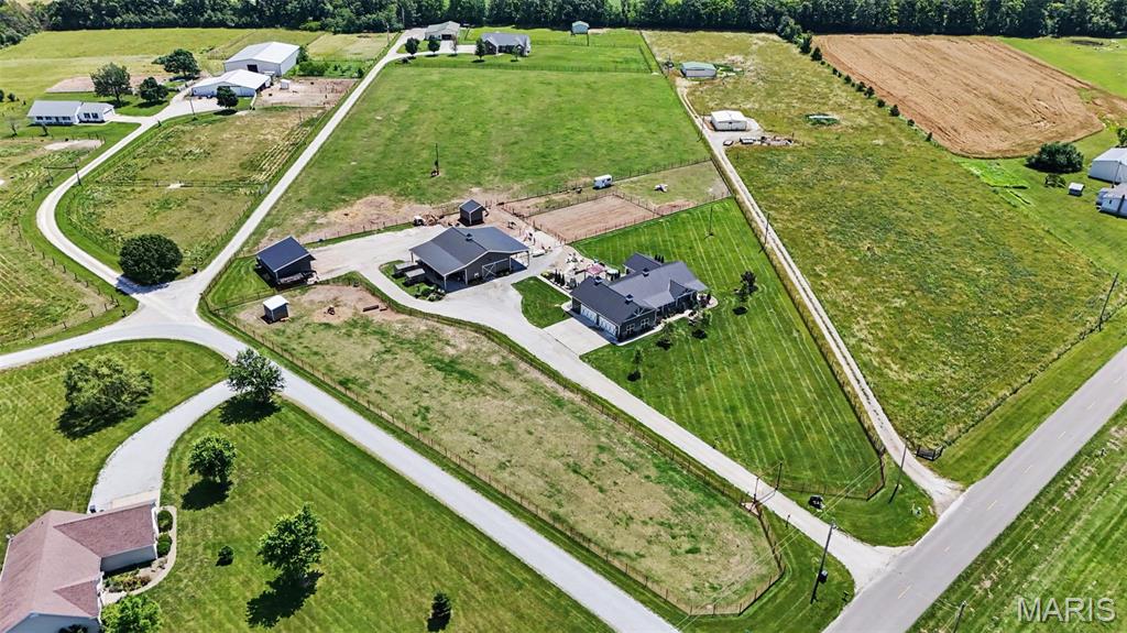 219 Fieth Road Troy, MO 63379 - Photo 8 of 90