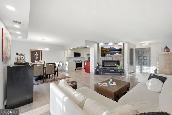 $635,000 | 8340 Greensboro Drive, Unit 1007, McLean, VA 22102