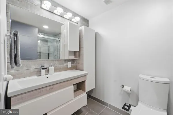 $635,000 | 8340 Greensboro Drive, Unit 1007, McLean, VA 22102