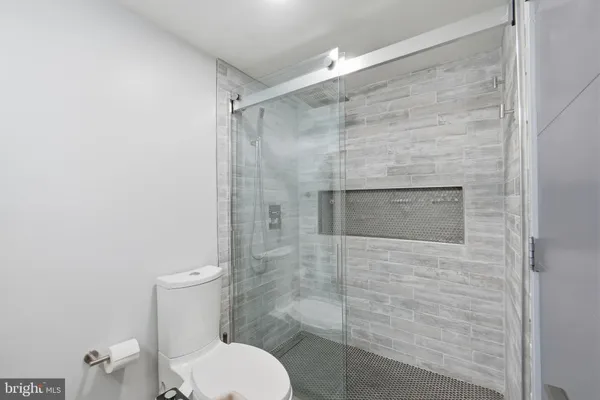 $635,000 | 8340 Greensboro Drive, Unit 1007, McLean, VA 22102