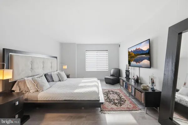 $635,000 | 8340 Greensboro Drive, Unit 1007, McLean, VA 22102