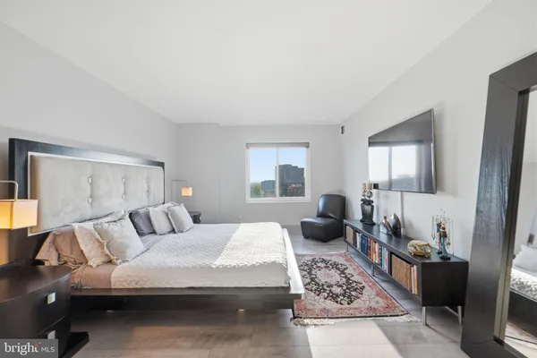 $635,000 | 8340 Greensboro Drive, Unit 1007, McLean, VA 22102