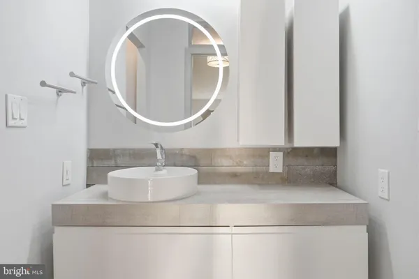 $635,000 | 8340 Greensboro Drive, Unit 1007, McLean, VA 22102