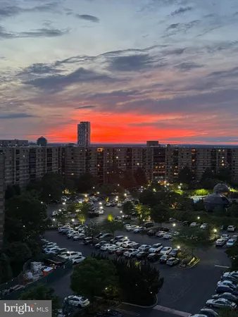 $635,000 | 8340 Greensboro Drive, Unit 1007, McLean, VA 22102