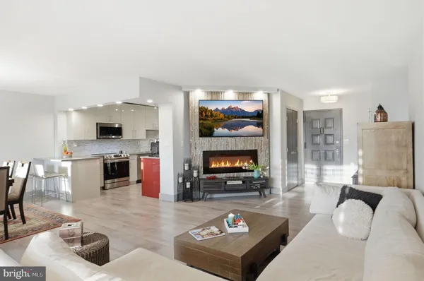 $635,000 | 8340 Greensboro Drive, Unit 1007, McLean, VA 22102