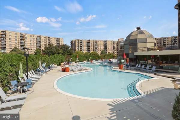 $635,000 | 8340 Greensboro Drive, Unit 1007, McLean, VA 22102