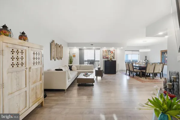 $635,000 | 8340 Greensboro Drive, Unit 1007, McLean, VA 22102