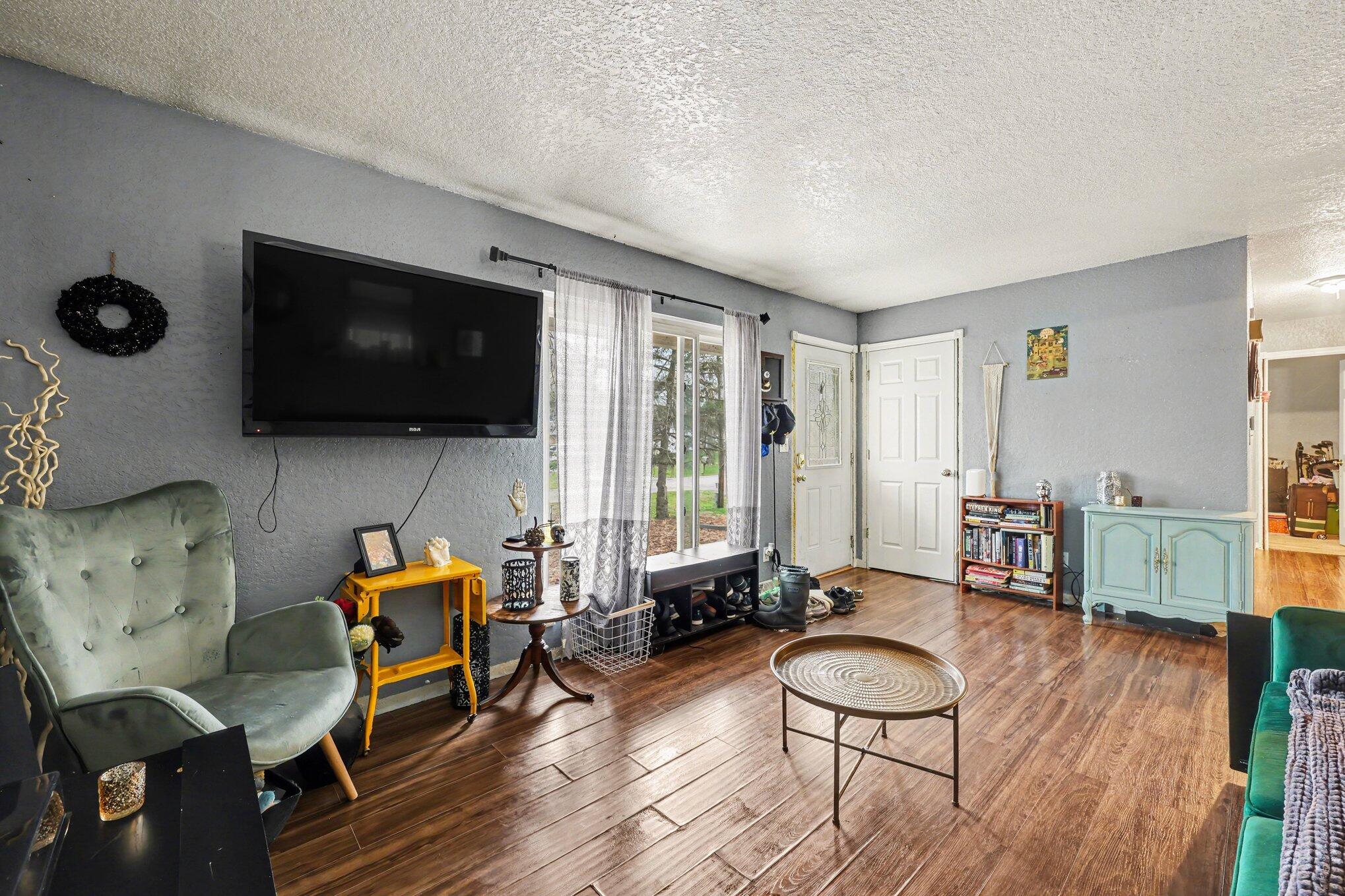 3390 Harben Street Jackson, MI 49203 - Photo 4 of 16 006_file_3601