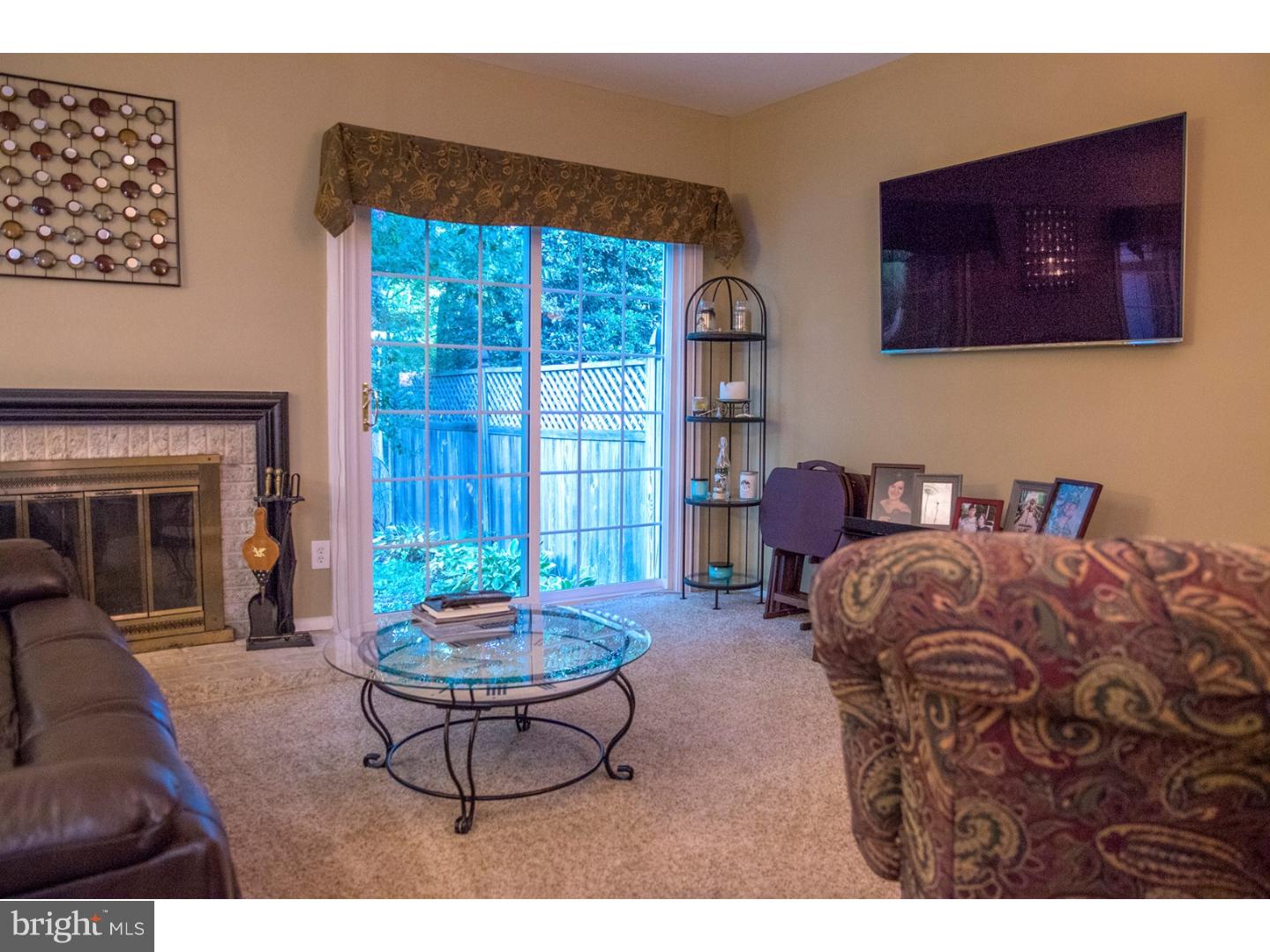 59 Farnwood Road Mount Laurel, NJ 08054 - Photo 11 of 23 Living Room