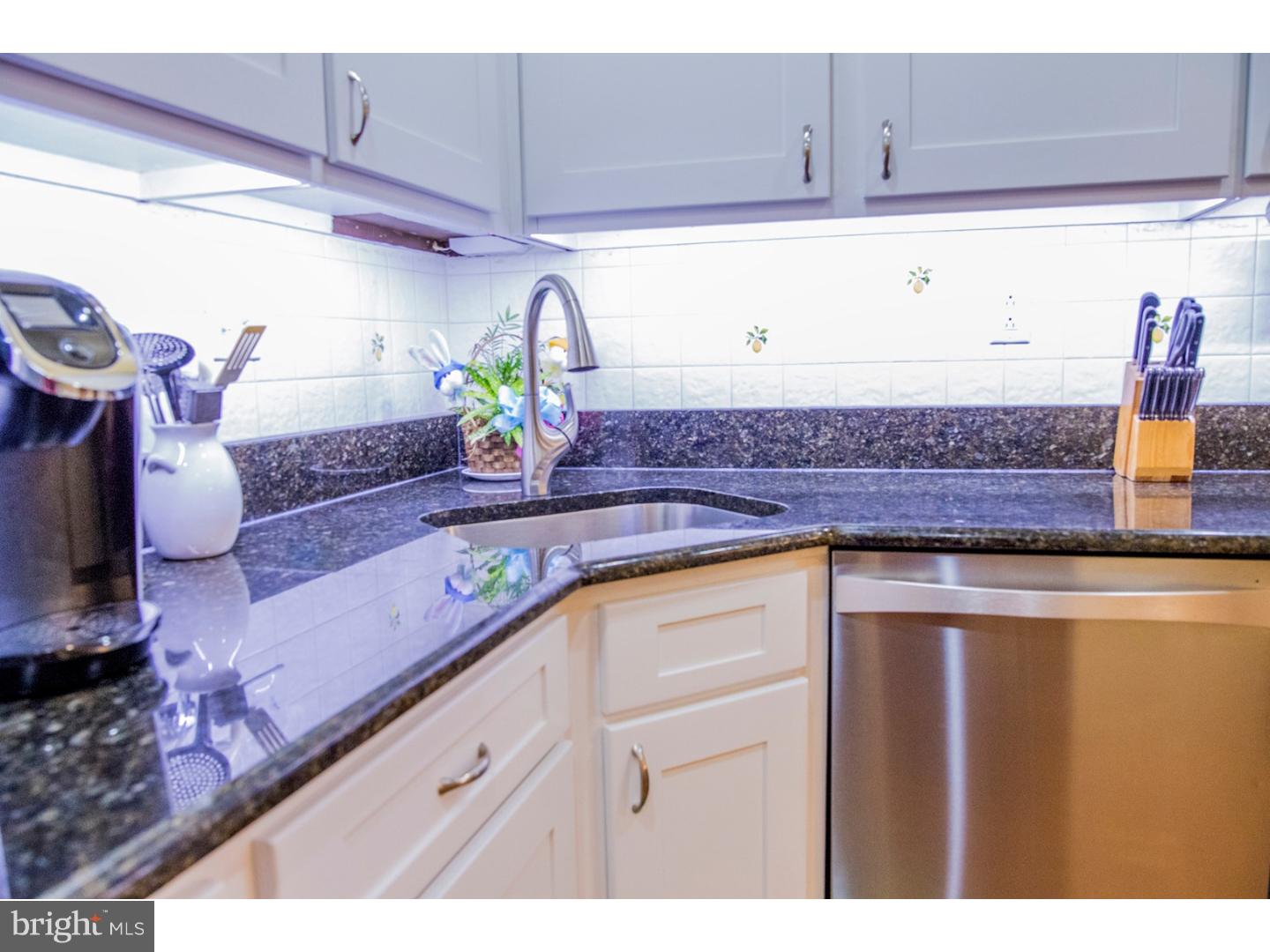 59 Farnwood Road Mount Laurel, NJ 08054 - Photo 3 of 23 Kitchen