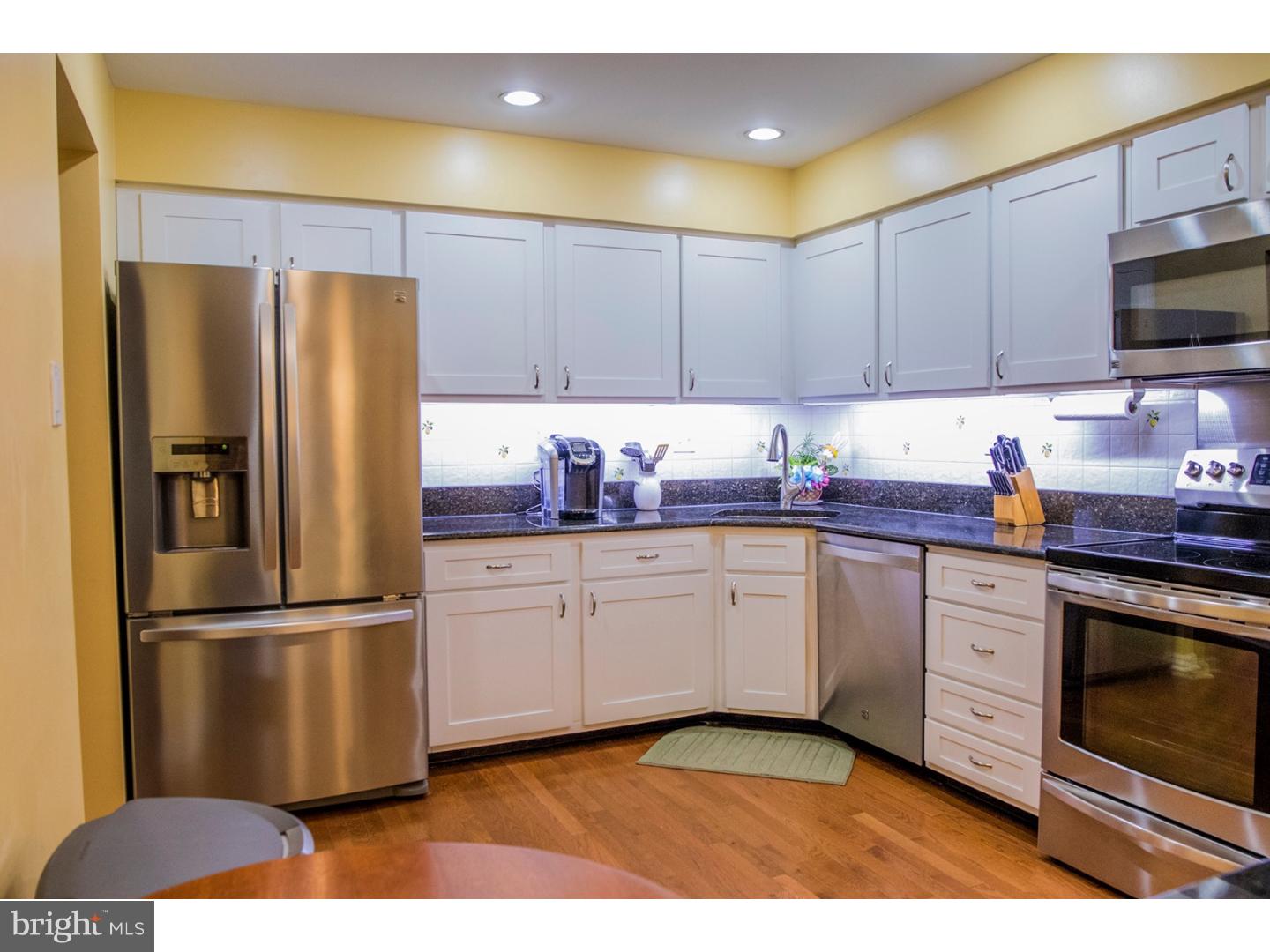59 Farnwood Road Mount Laurel, NJ 08054 - Photo 6 of 23 Kitchen