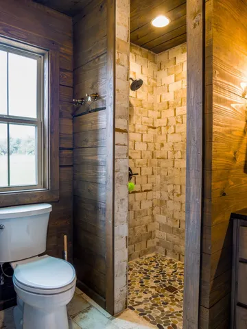 $1,100,000 | 529 Vista Rdg Drive, Round Mountain, TX 78663