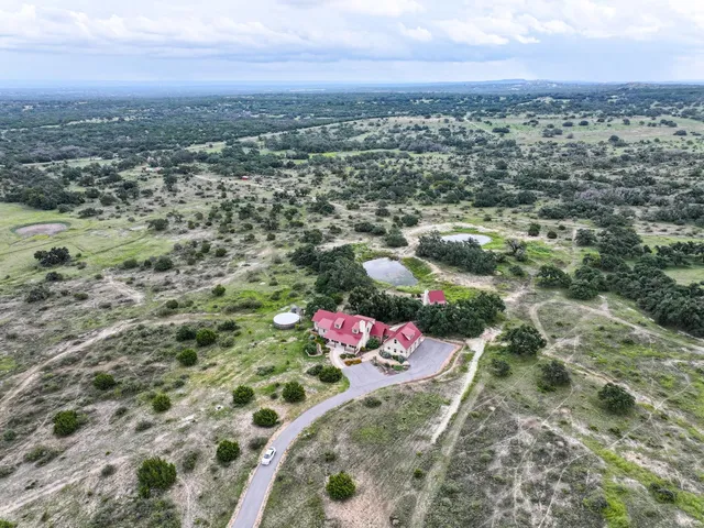 $1,100,000 | 529 Vista Rdg Drive, Round Mountain, TX 78663