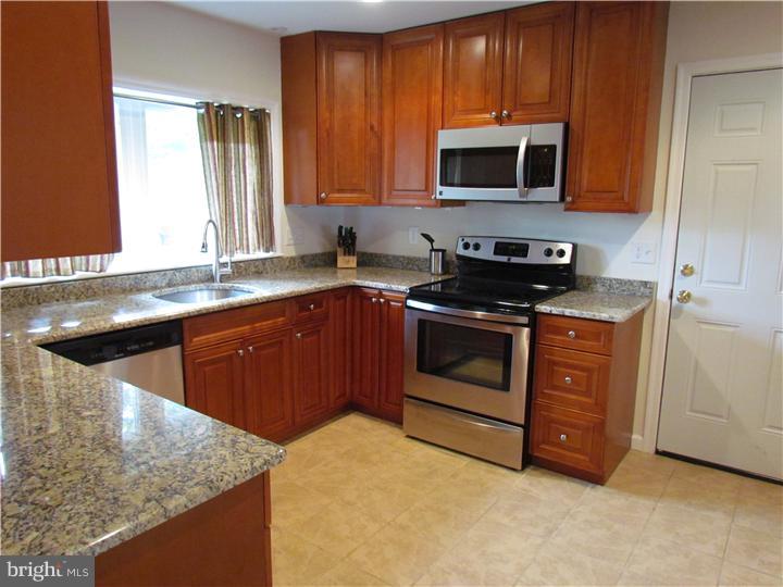 4 Hawk Road Levittown, PA 19056 - Photo 2 of 20 Kitchen