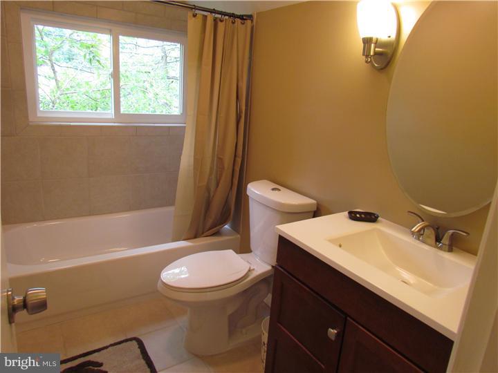 4 Hawk Road Levittown, PA 19056 - Photo 18 of 20 Bathroom