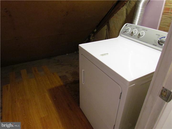 4 Hawk Road Levittown, PA 19056 - Photo 19 of 20 Laundry Room