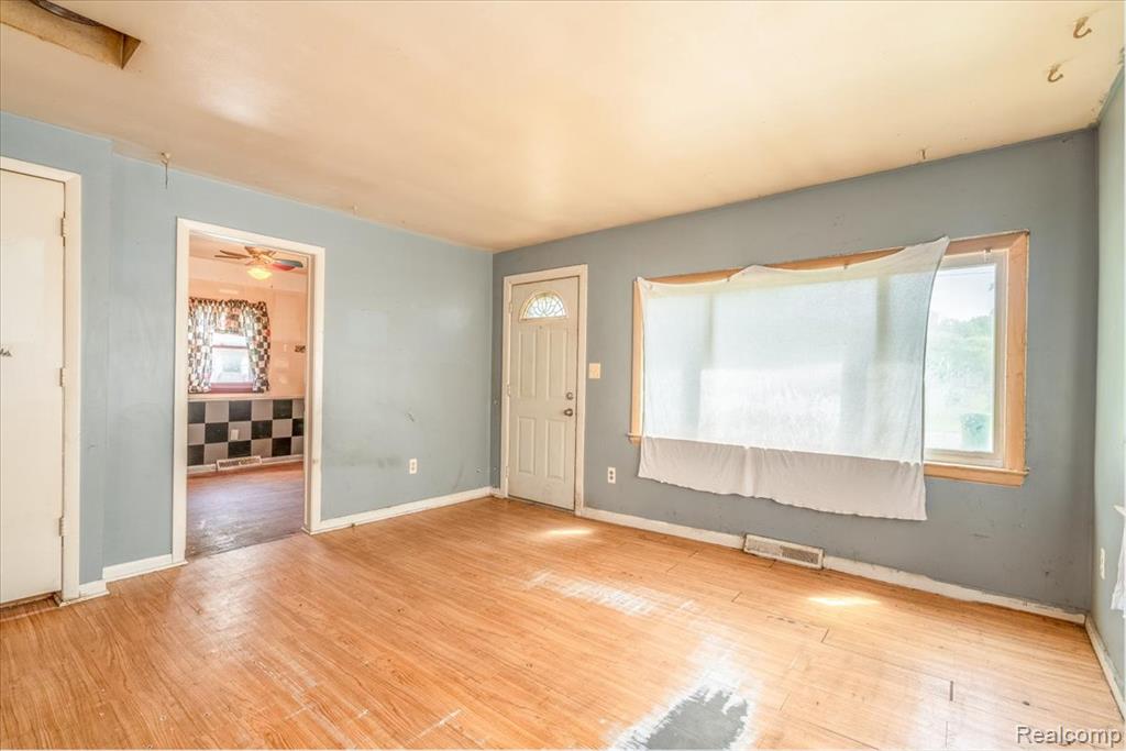 10090 Sterling Street Romulus, MI 48174 - Photo 4 of 25