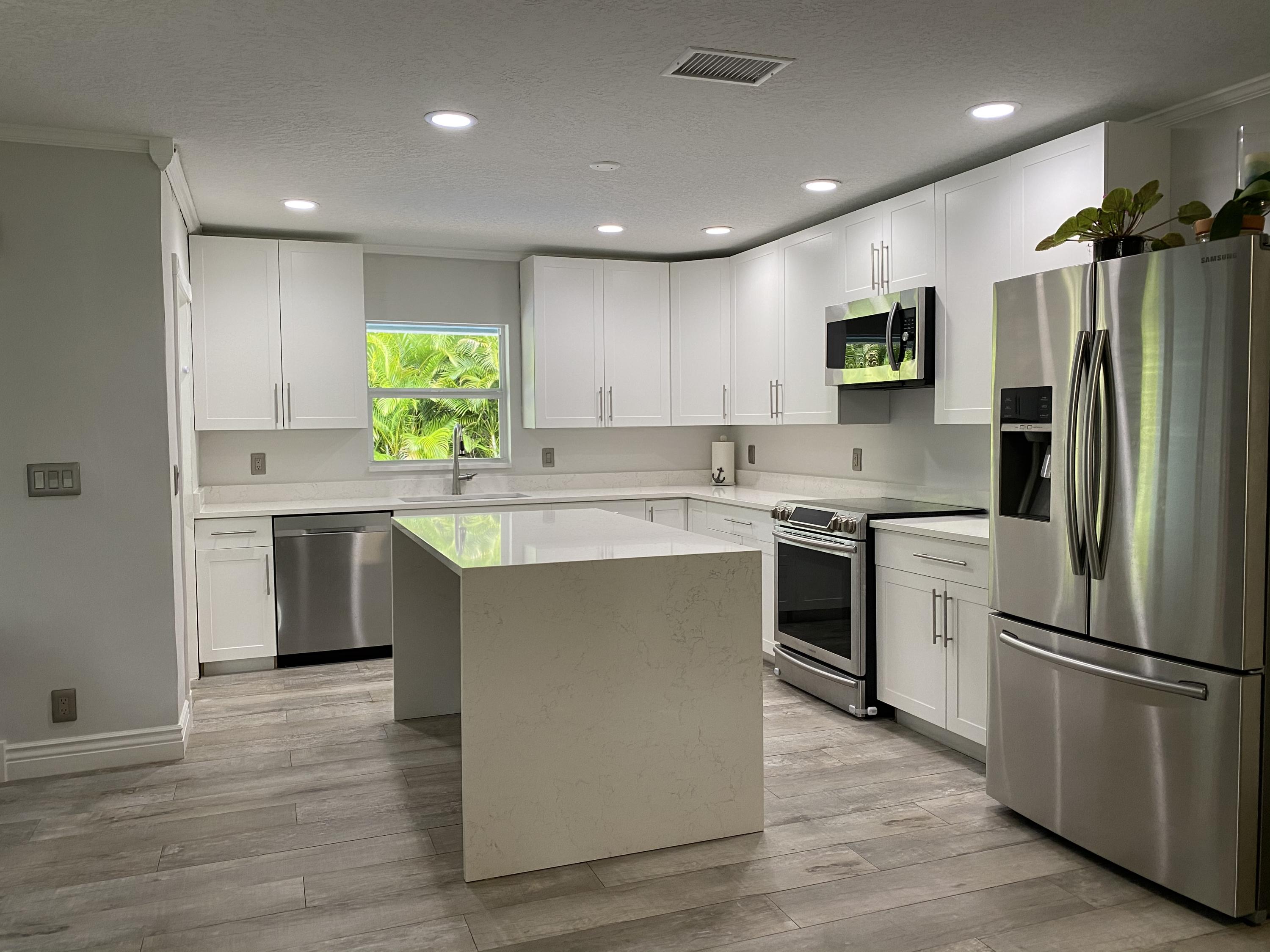 759 Bailey Street Boca Raton, FL 33487 - Photo 9 of 22 842124D8-AB17-4AD3-85A5-58AF1C8329D5