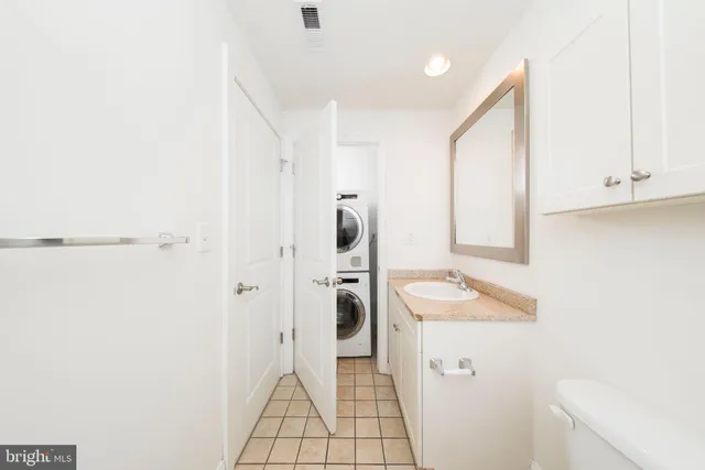 a picture of a wall with a white wall and a white wall