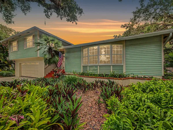 $1,250,000 | 14 Emarita Way, Sewall's Point, FL 34996
