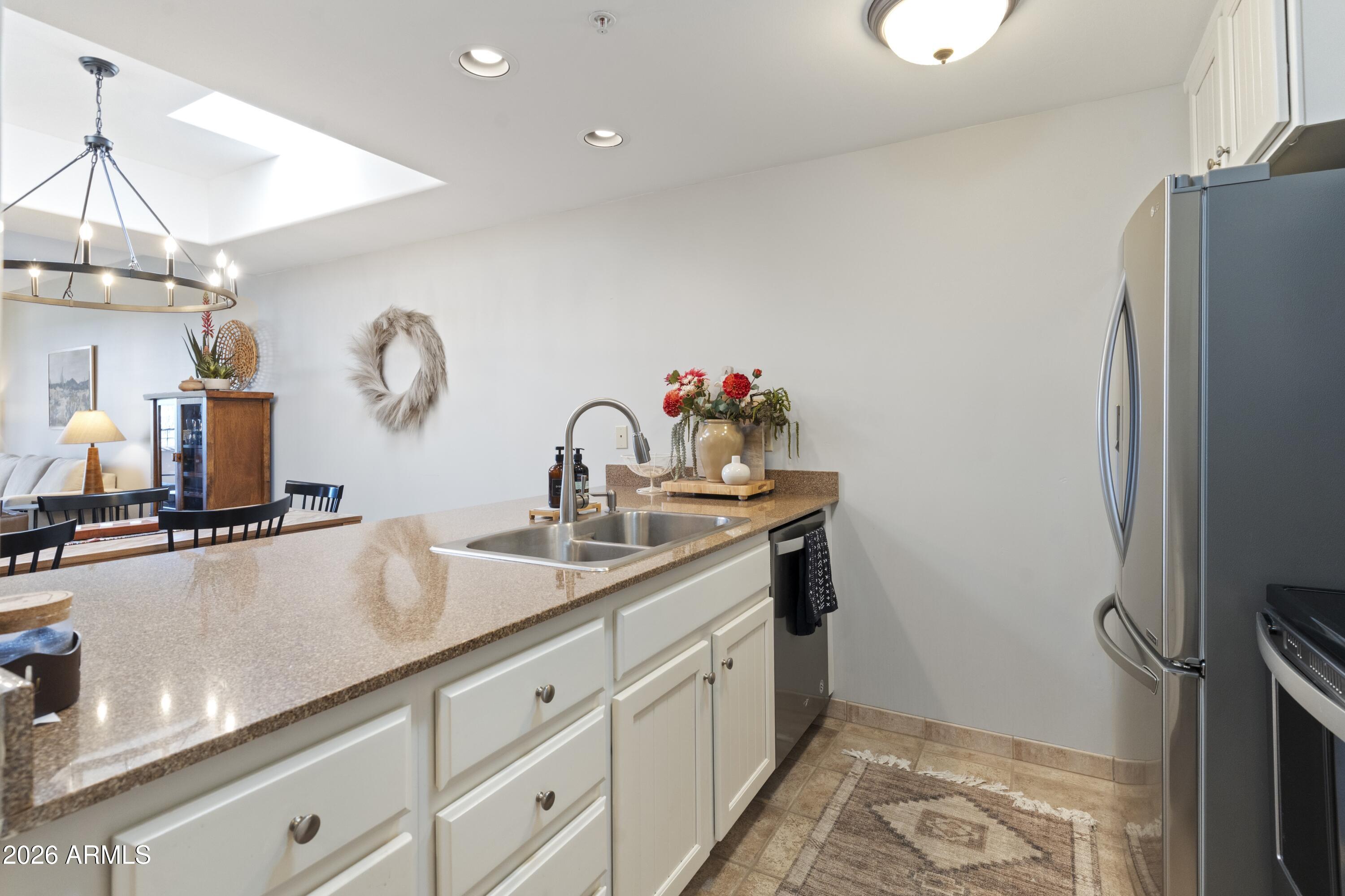 36601 North Mule Train Road, Unit C21 Carefree, AZ 85377 - Photo 7 of 28 Kitchen