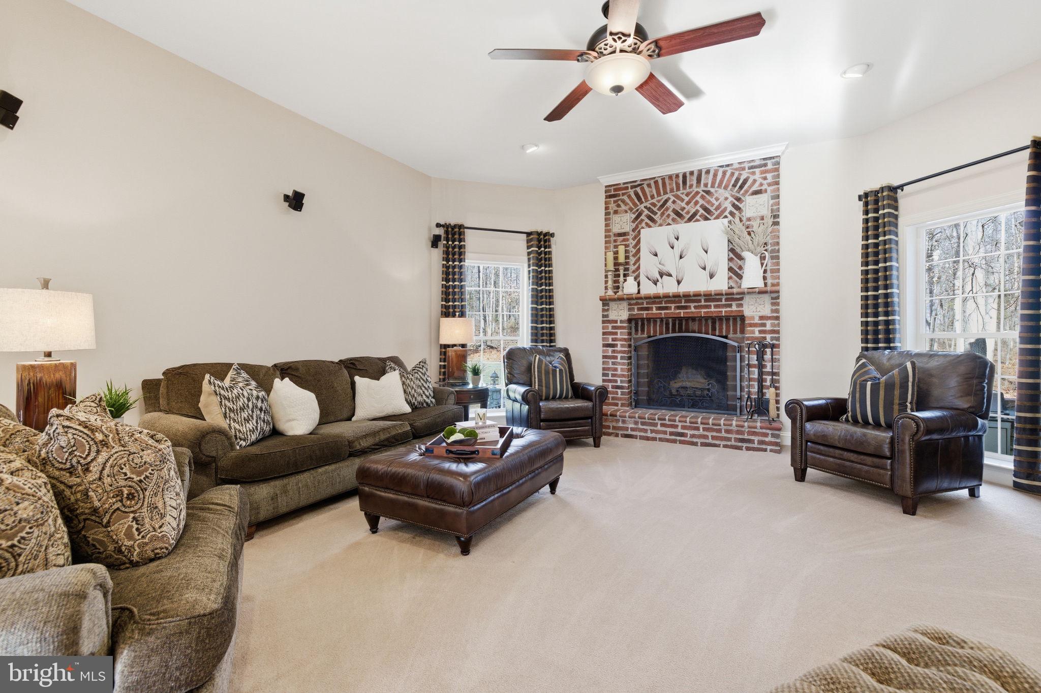 22455 Pine Ridge Court Ashburn, VA 20148 - Photo 13 of 99 Family Room