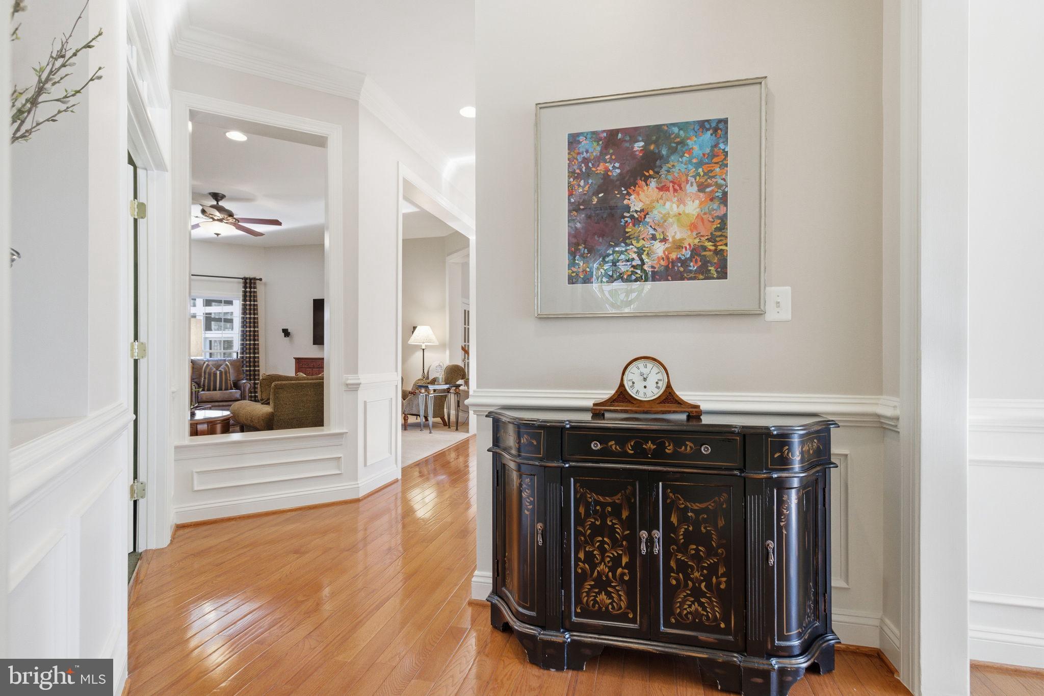 22455 Pine Ridge Court Ashburn, VA 20148 - Photo 21 of 99 Main Level Hallway