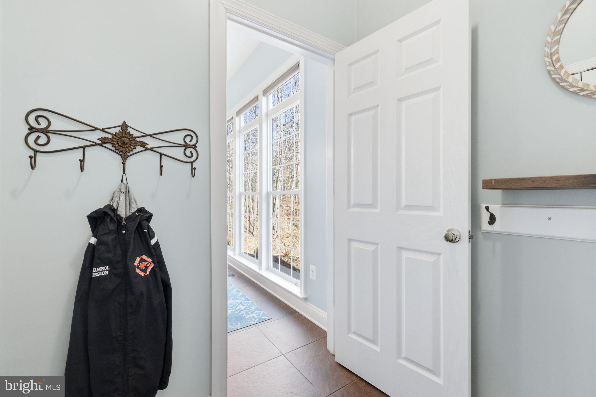 22455 Pine Ridge Court Ashburn, VA 20148 - Photo 34 of 99 Mudroom