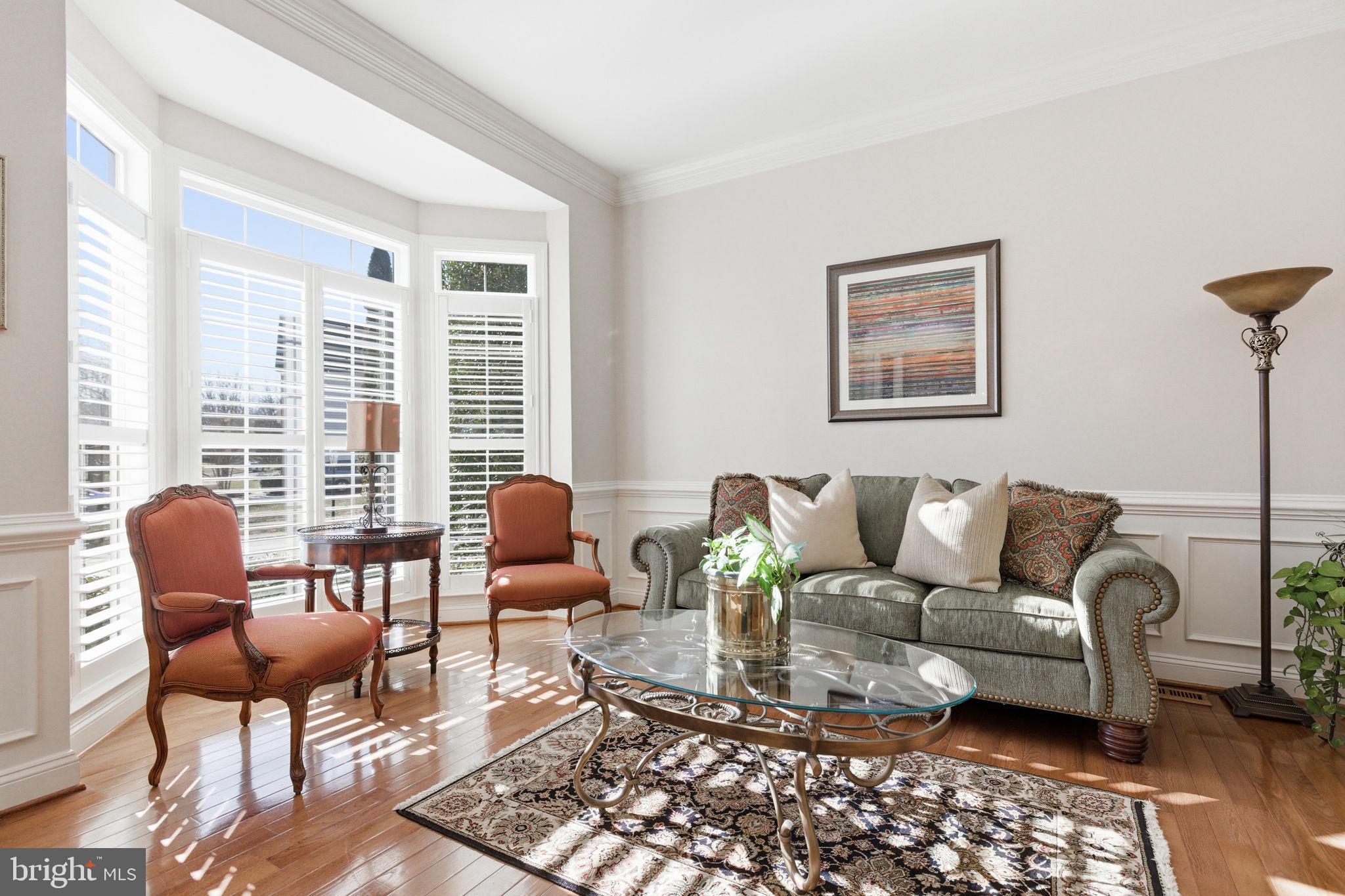 22455 Pine Ridge Court Ashburn, VA 20148 - Photo 9 of 99 Living Room
