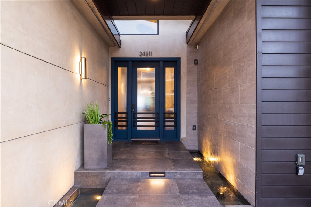 34811 Doheny Place Dana Point, CA 92624 - Photo 9 of 38