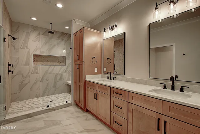 $974,900 | 3 Morning Glory Terrace, Johnson City, TN 37615