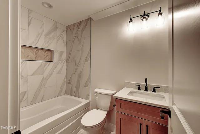 $974,900 | 3 Morning Glory Terrace, Johnson City, TN 37615