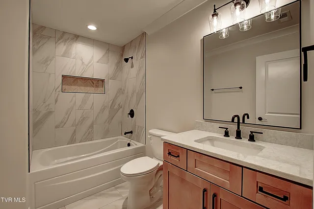 $974,900 | 3 Morning Glory Terrace, Johnson City, TN 37615