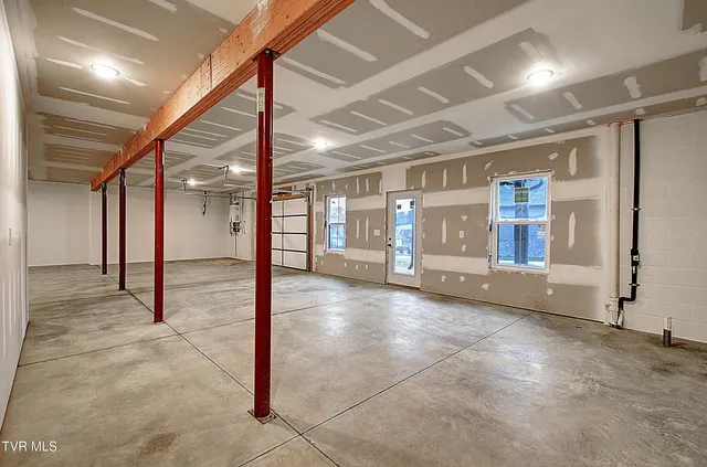 $974,900 | 3 Morning Glory Terrace, Johnson City, TN 37615