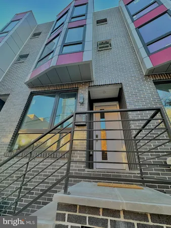 a view of entryway with a front door