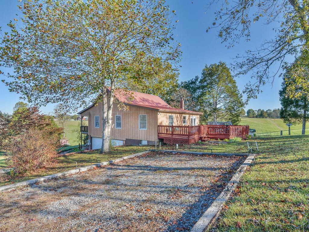 470 Boyd Road Bluff City, TN 37618 - Photo 8 of 36 Photo 8