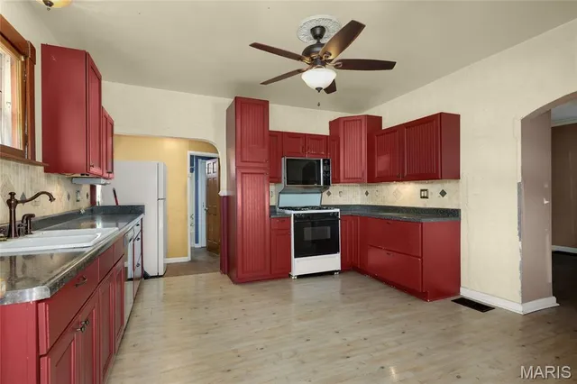 $130,000 | 8625 South Grand Avenue, St. Louis, MO 63125