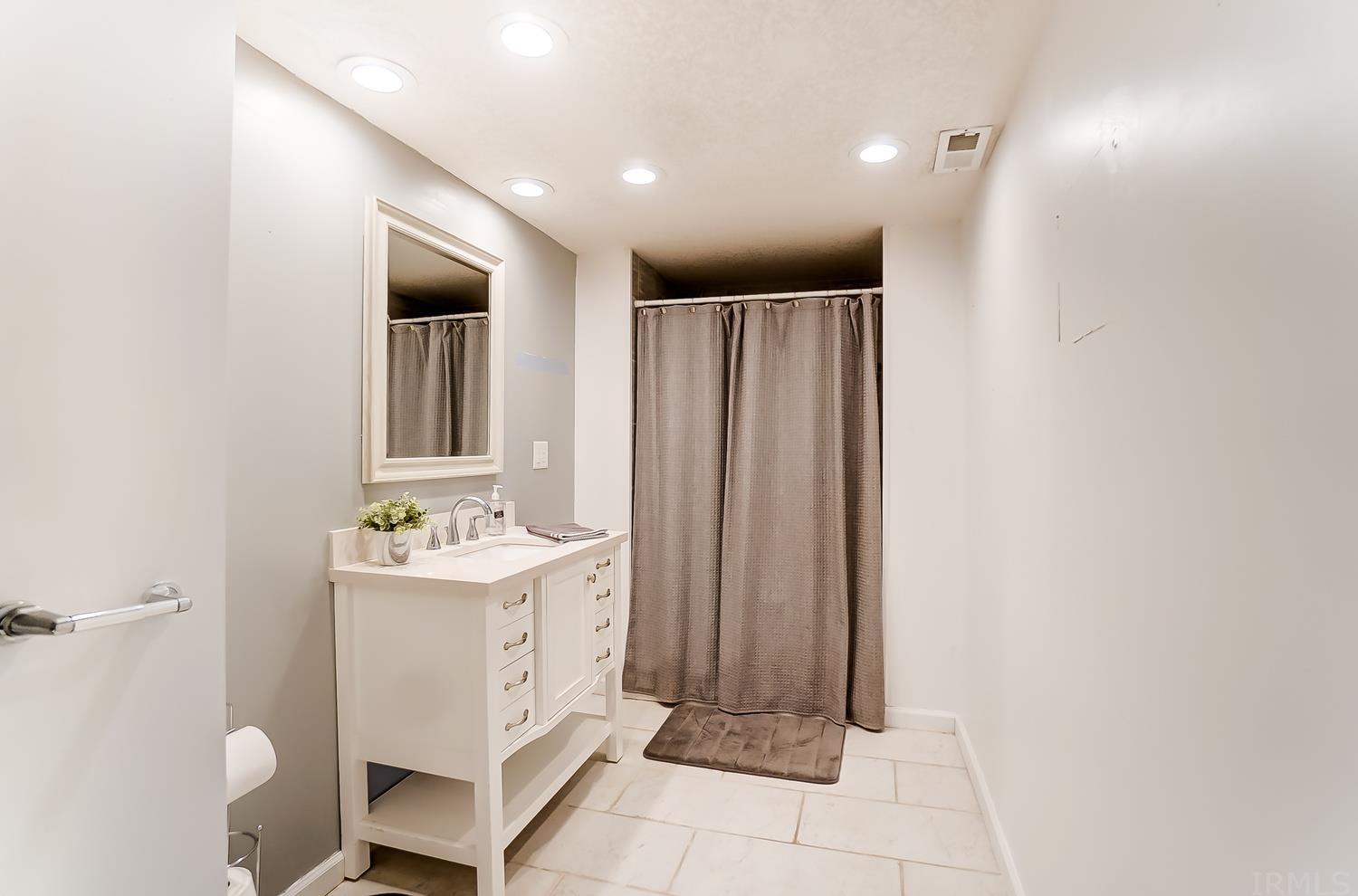 618 Stratton Road Fort Wayne, IN 46825 - Photo 25 of 33 Gallery Image 25