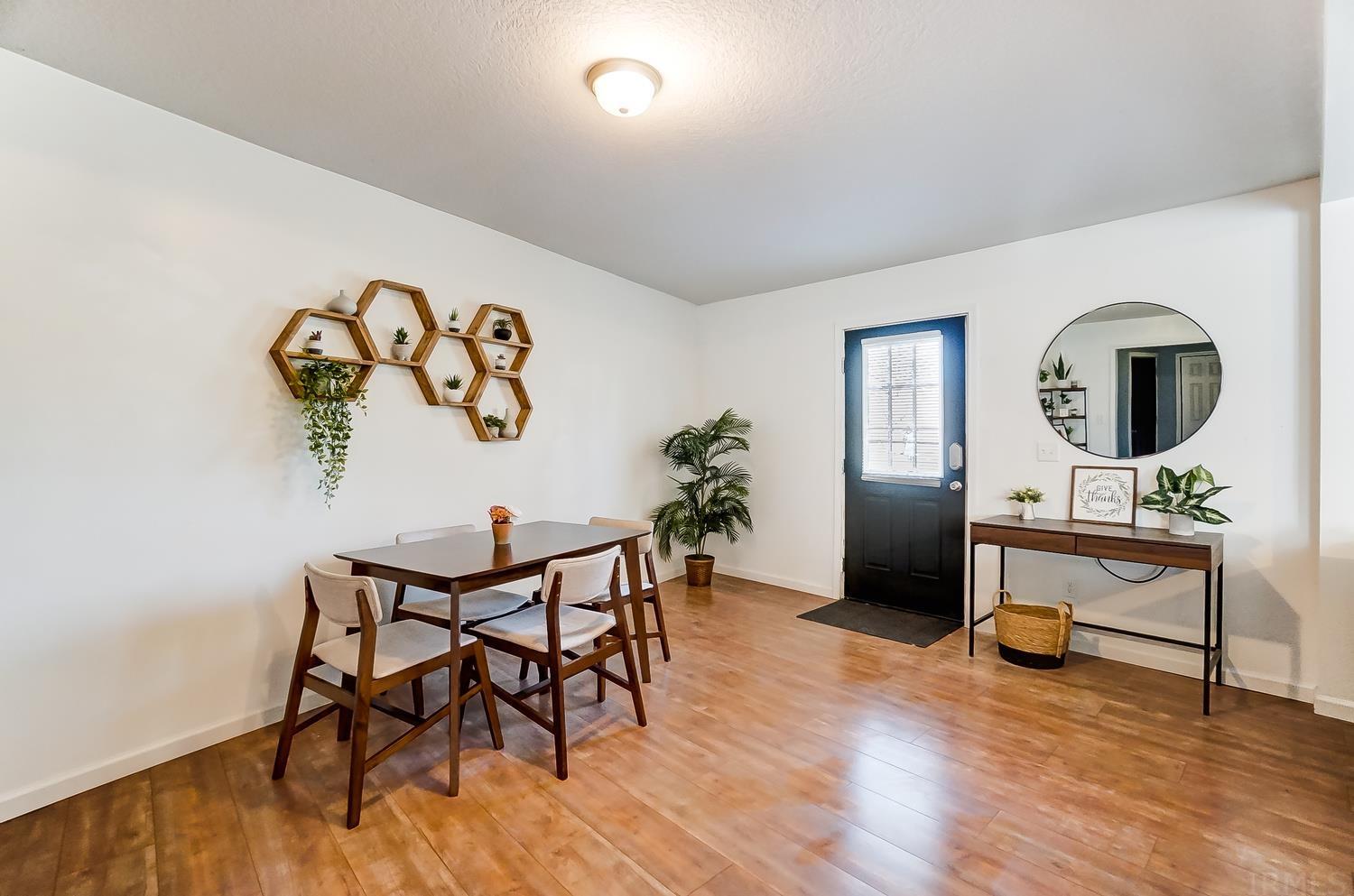 618 Stratton Road Fort Wayne, IN 46825 - Photo 4 of 33 Gallery Image 4