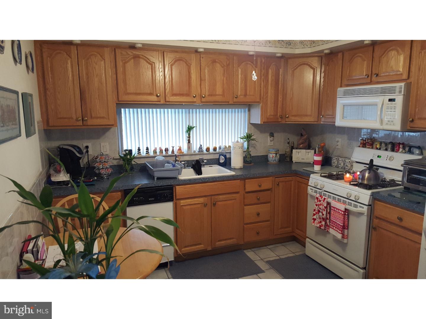 8934 Blue Grass Road Philadelphia, PA 19152 - Photo 6 of 15 Gallery Image 6